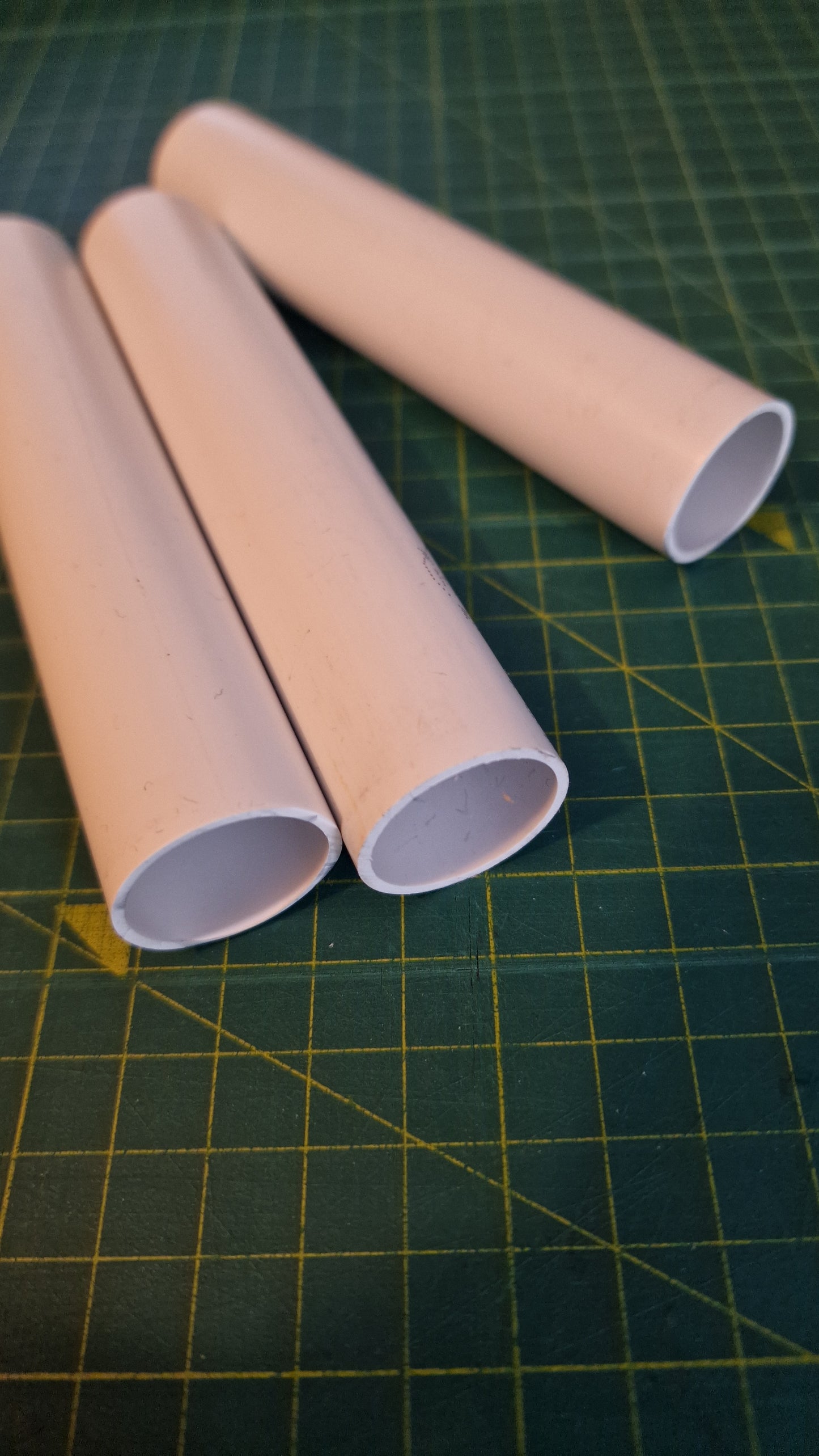 PVC pipe 12.5cm long 25mm diameter