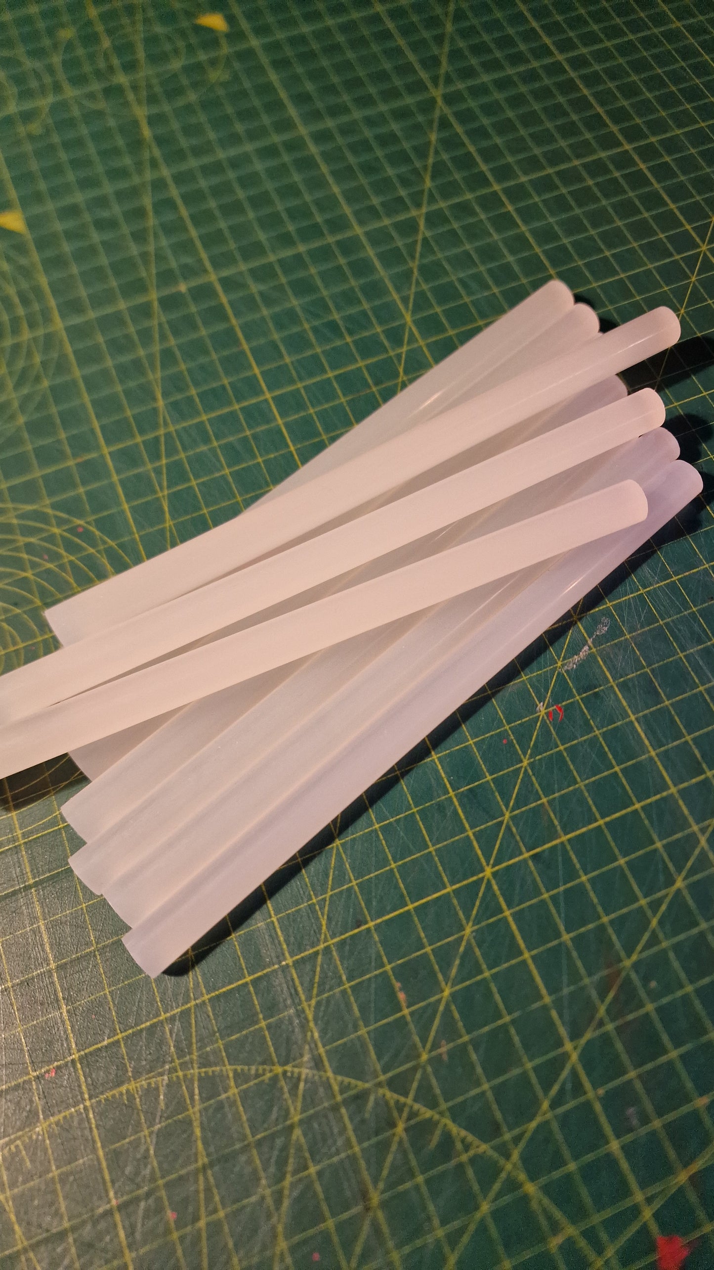 Hot melt glue sticks -11mm, 18cm long, 10x