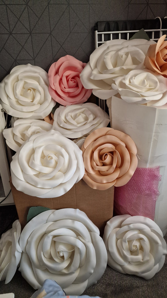 Exdisplay roses with flat back for flowerwalls and arches