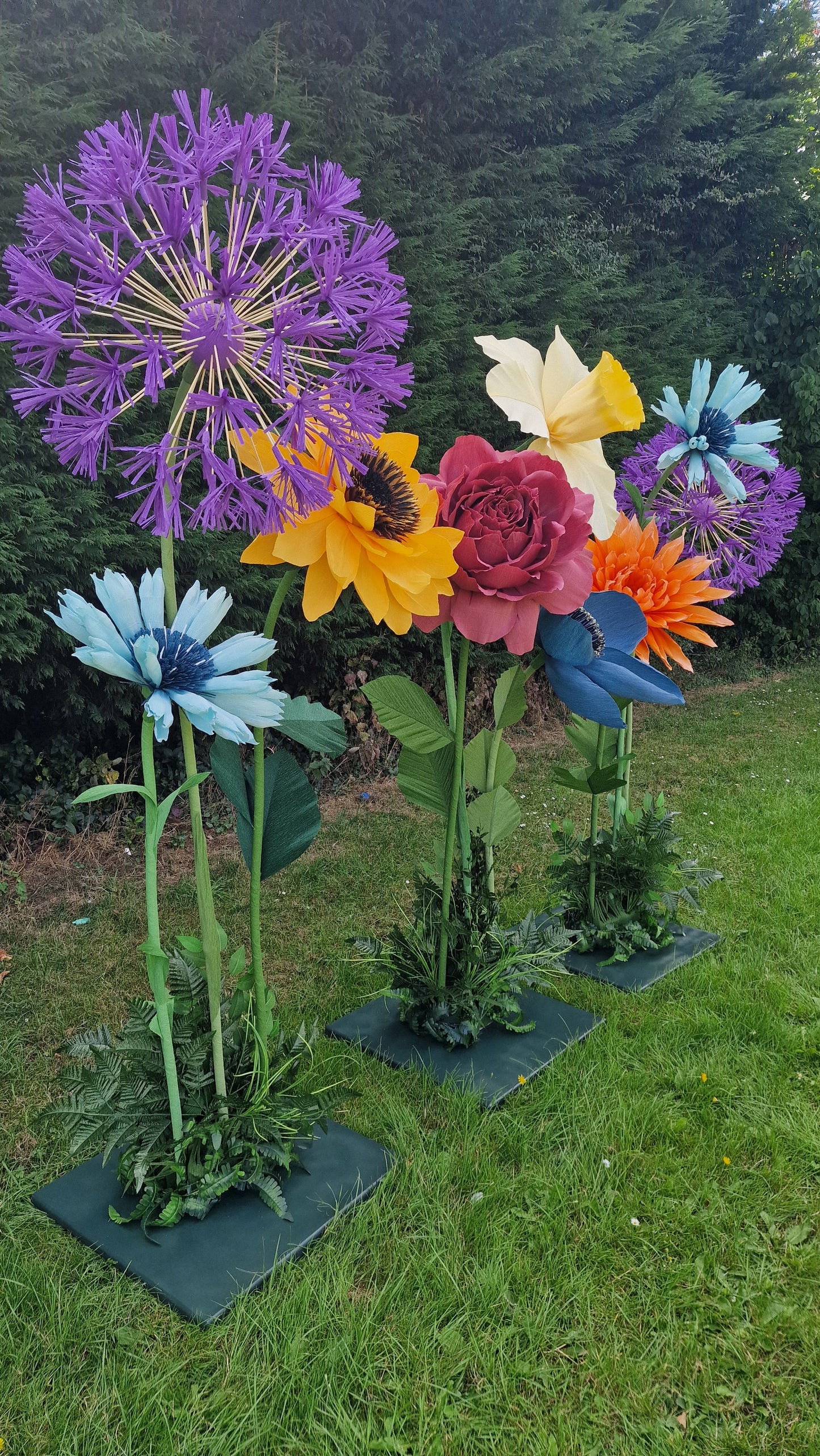 Exdisplay stand for giant flowers 60x60cm